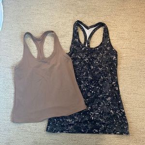 Set of 2 Lululemon tank tops 🤎🖤🖤🪩